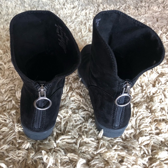 Basic Editions Ankle Boots - Picture 6 of 8
